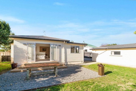 30 Cologne - Martinborough Holiday Home - Accommodation New Zealand 0