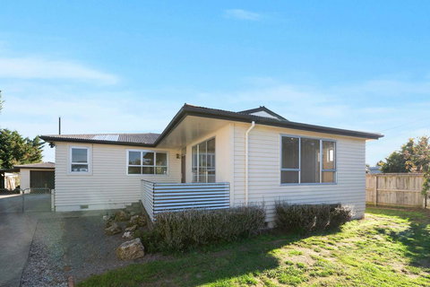 30 Cologne - Martinborough Holiday Home - Accommodation New Zealand 2