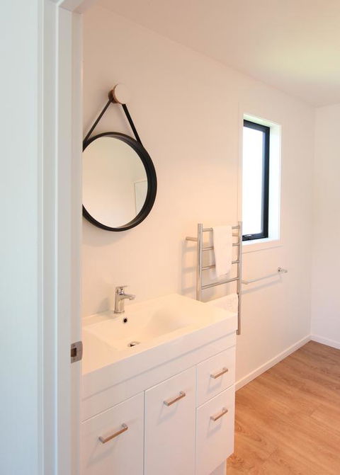 4 - Charming Space, Just A Stone Throw From Central Wanaka - Accommodation New Zealand 3