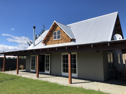 4 Season Retreat - Accommodation New Zealand 0