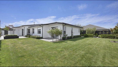 77 Holiday Home