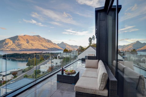 92 Hensman Road - Accommodation New Zealand 0