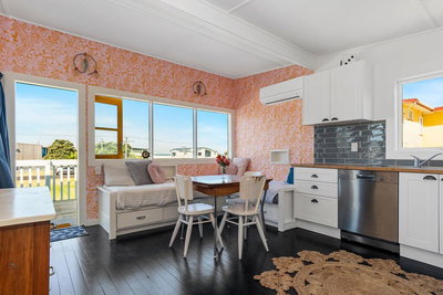 98 Steps To The Beach - Waihi Holiday Home