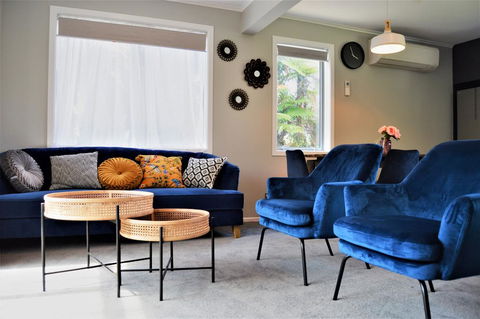 A Designer's House (three Bedroom Holiday House) - Accommodation New Zealand 1