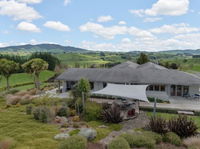 Above the River Karapiro Bed  Breakfast