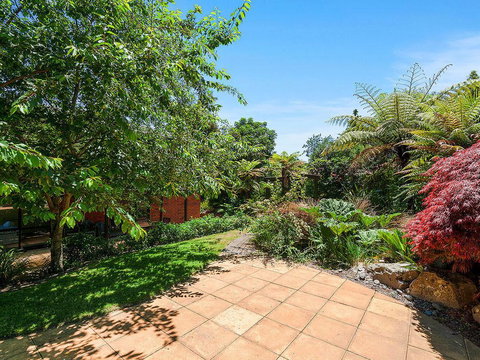 Acacia Bay Getaway - Lake Taupo Holiday Home - Accommodation New Zealand 2