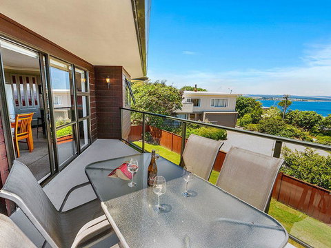 Acacia Bay Getaway - Lake Taupo Holiday Home - Accommodation New Zealand 1