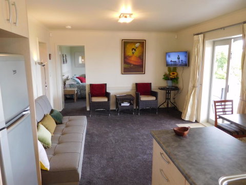 Acacia Studio With A View - Accommodation New Zealand 1
