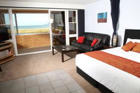 Admiralty Lodge Motel