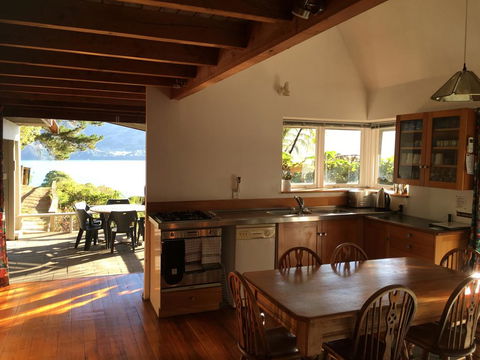 Akaroa Coastal Cottage - Accommodation New Zealand 1