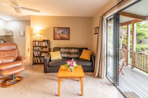 Akaroa Cottages Overton - Akaroa Holiday Cottage - Accommodation New Zealand 1