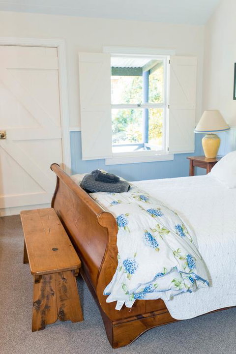 Akaroa Streamside Cottage - Accommodation New Zealand 3