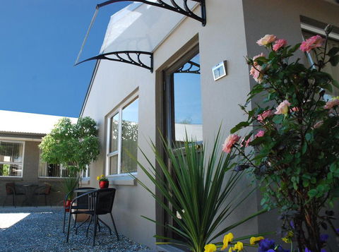 Almond Court Motel - Accommodation New Zealand 0