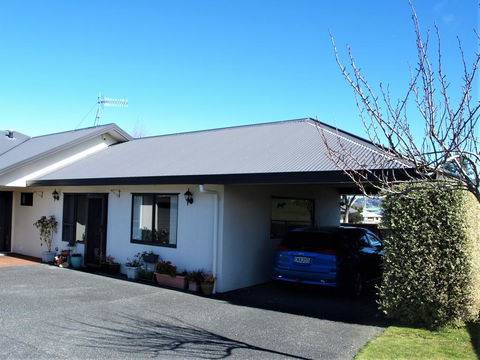 Almost Country - Accommodation New Zealand 1