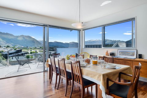 Alpine Attitude - Wanaka Holiday Home - Accommodation New Zealand 2