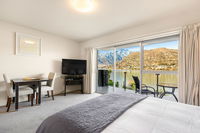 Alpine Village Luxury Lakefront Studio 36