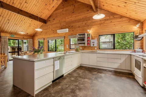 Altamont Lodge - Accommodation New Zealand 1