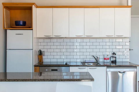 Amazing Penthouse Apartment With Balcony And Harbour Views - Accommodation New Zealand 3