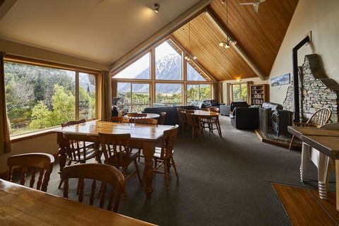 Aoraki Mount Cook Alpine Lodge - Accommodation New Zealand 2