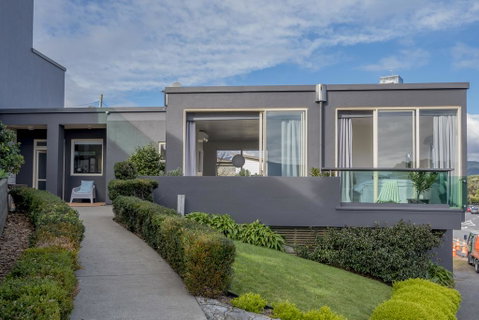 APARTMENT 4A - By The Beach - Accommodation New Zealand 0