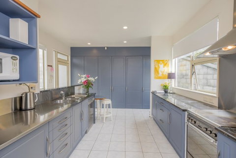 APARTMENT 4A - By The Beach - Accommodation New Zealand 1