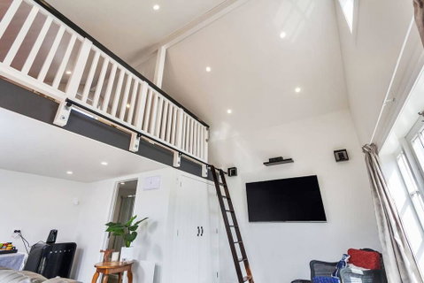 Apartment With Loft Bedroom - Accommodation New Zealand 2