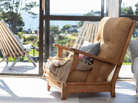 AQUA VISTA ON ARDEN - STUNNING OCEAN VIEWS - Accommodation New Zealand 1