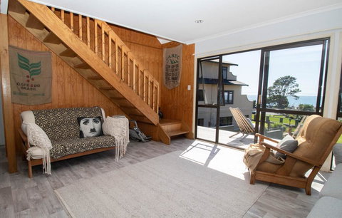 AQUA VISTA ON ARDEN - STUNNING OCEAN VIEWS - Accommodation New Zealand 2