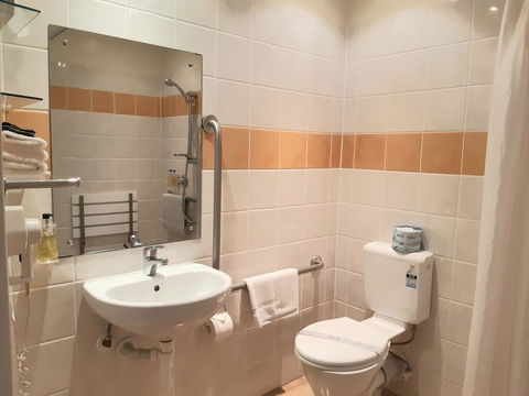 Aristotles North Shore - Accommodation New Zealand 1