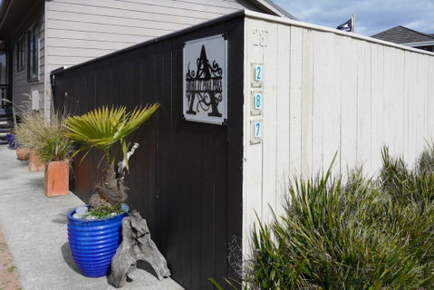 Aroha At Peka Peka Tiny House - Accommodation New Zealand 1