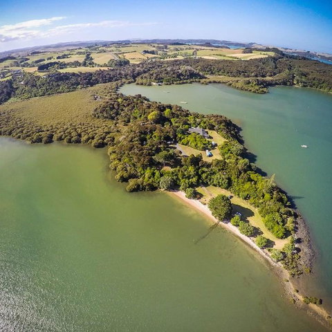Aroha Island - Accommodation New Zealand 3