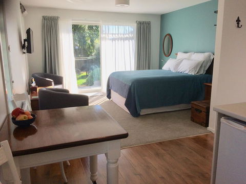 Art Glass Studio - Accommodation New Zealand 0