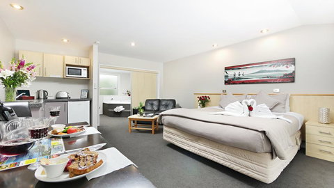 Arthur's Court Motor Lodge - Accommodation New Zealand 0