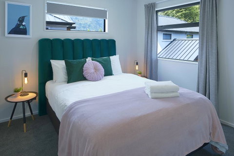 Arthurs Point Retreat - With Hot Tub - Accommodation New Zealand 1