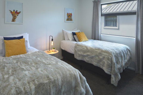 Arthurs Point Retreat - With Hot Tub - Accommodation New Zealand 2
