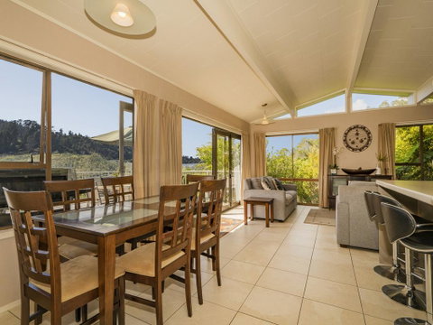 At Cathedral Cove - Hahei Holiday Home - Accommodation New Zealand 1