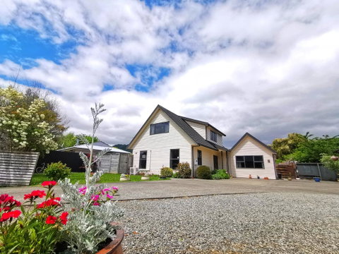 Atarau Grove Holiday House - Accommodation New Zealand 1