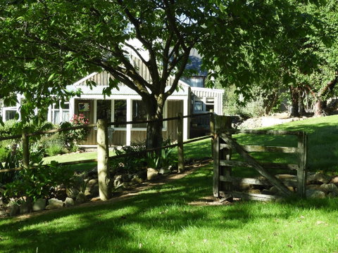 Aurum Vineyard Stay - Accommodation New Zealand 2