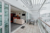 Awesome 2BR Apartment Viaduct Harbor - Wifi  Aircon
