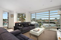 Awesome Downtown Location - park the car and walk to everything 