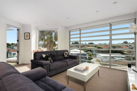 Awesome Downtown Location - Park The Car And Walk To Everything ! - Accommodation New Zealand 0