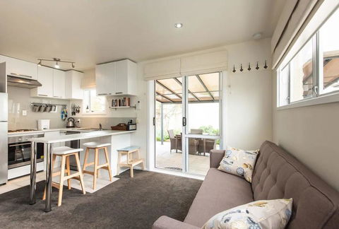 Bach At The Beach - 650m To Beach & Hot Pools ! - Accommodation New Zealand 0