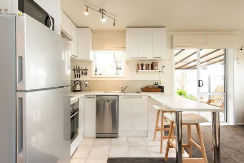 Bach At The Beach - 650m To Beach & Hot Pools ! - Accommodation New Zealand 1