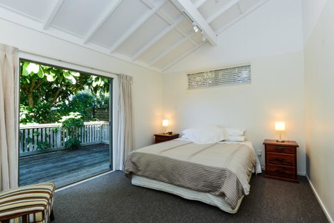 Bach No 40 - Waimarama Holiday Home - Accommodation New Zealand 1