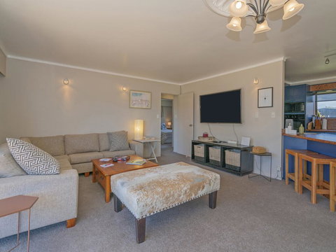 Bach On Boulevard - Pauanui Holiday Home - Accommodation New Zealand 1