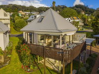 Bach On The Grove - Onemana Holiday Home
