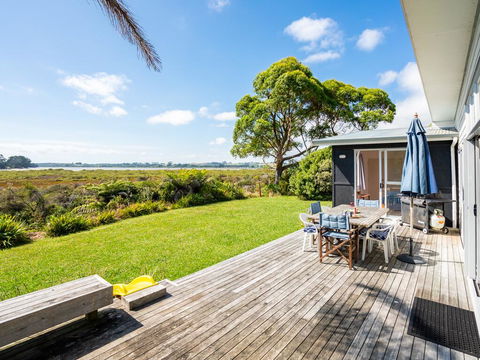 Back Bay Beauty - Mangawhai Holiday Home - Accommodation New Zealand 0