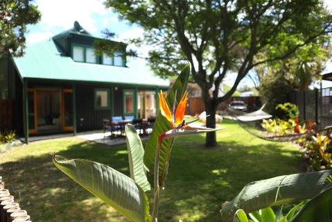 Bali Escape, Tropical Gardens, Close To 3 Beaches! - Accommodation New Zealand 1