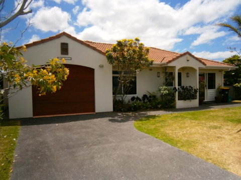 Baskervilla - Whangamata Holiday Home - Accommodation New Zealand 1