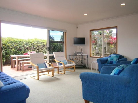 Baskervilla - Whangamata Holiday Home - Accommodation New Zealand 3